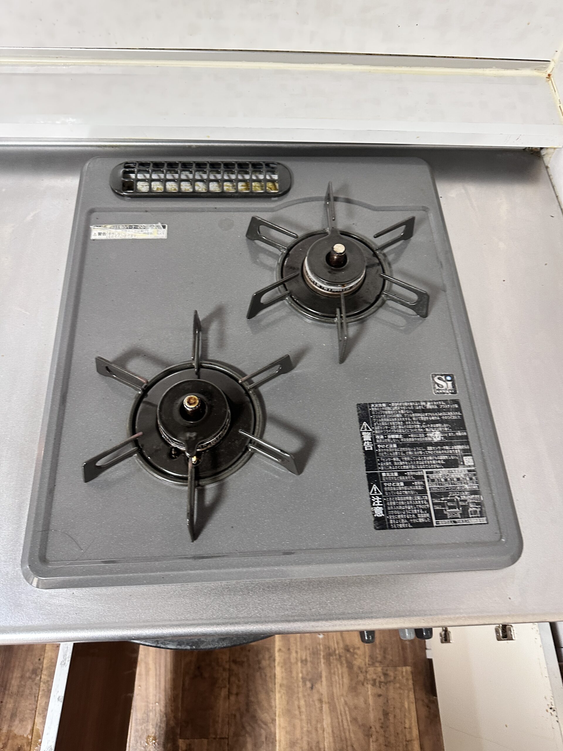 原状回復工事施工後のきれいなコンロ