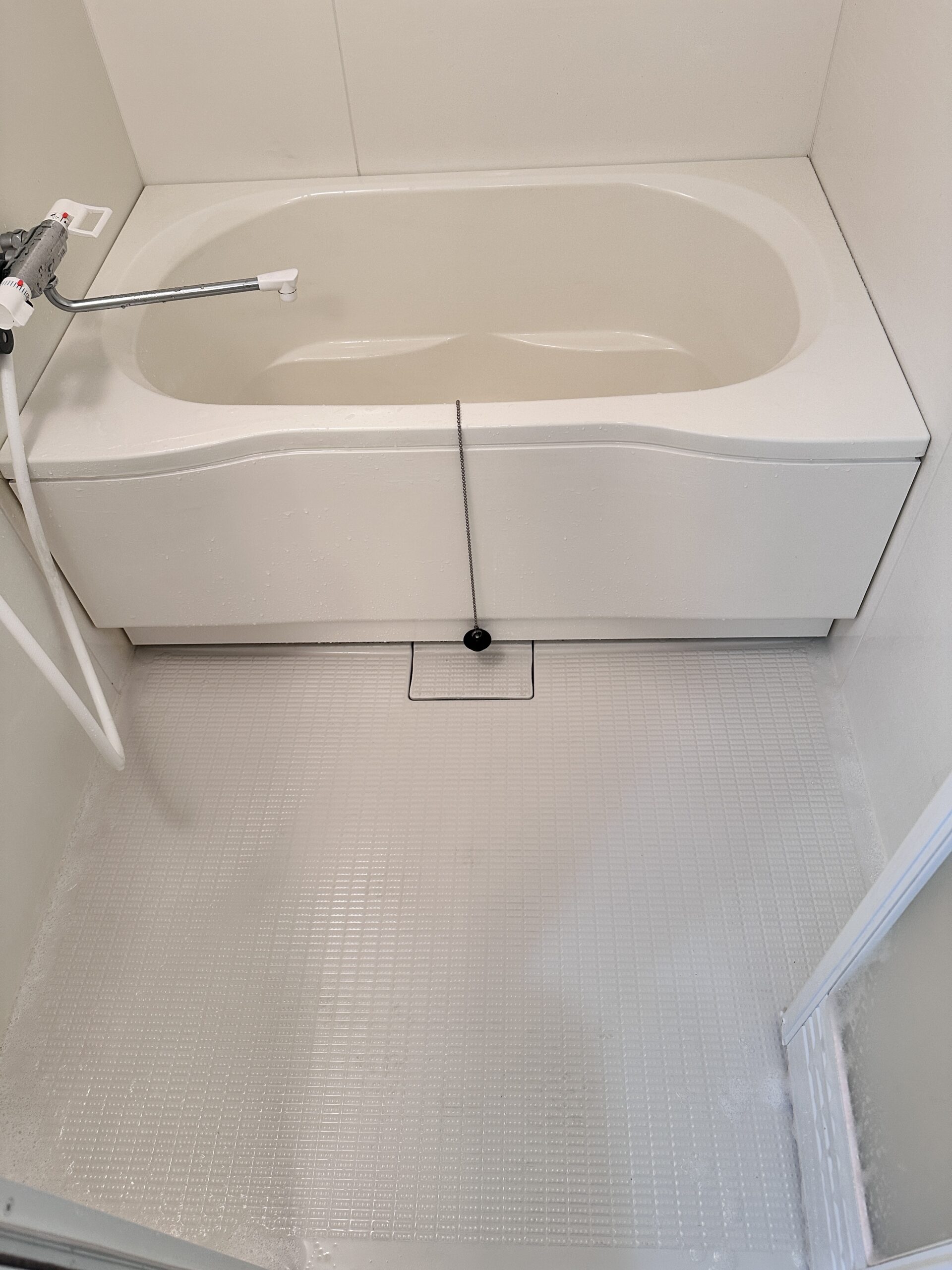 原状回復工事施工後のきれいなお風呂